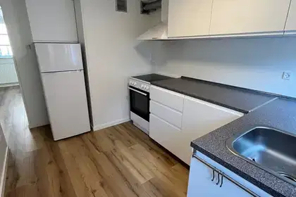 Bright 3-room apartment close to city life and the waterfront – photo 1
