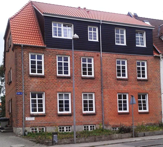 apartment Stor 2-værelses lejlighed med altan