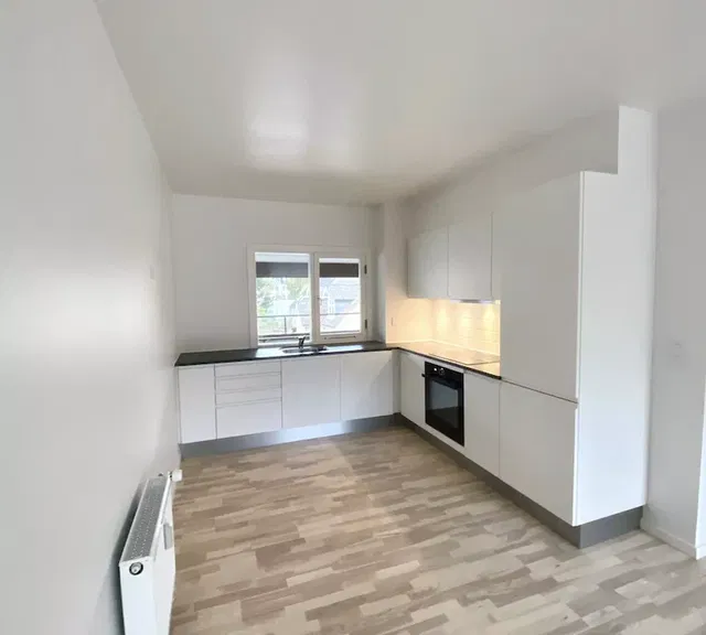 apartment Lys 79 m² bolig med overdækket altan centralt i Aalborg