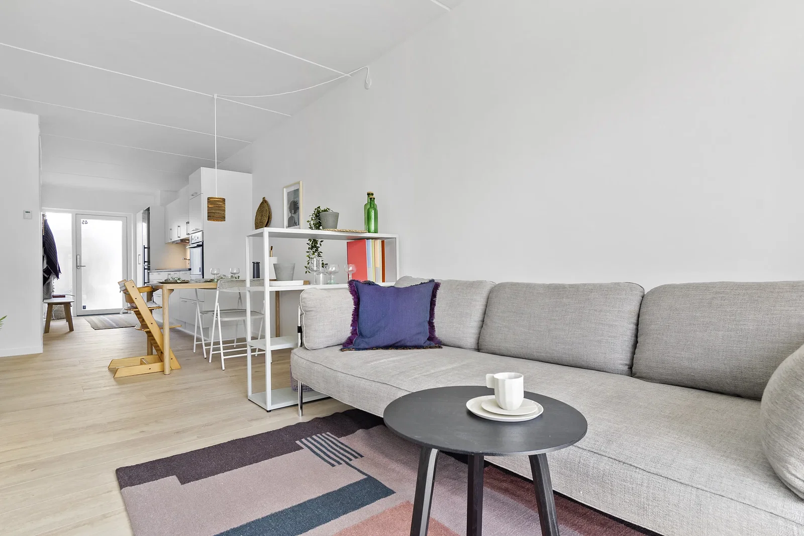 apartment Bright 3-Bedroom Apartment with South-Facing Balcony in Tilst