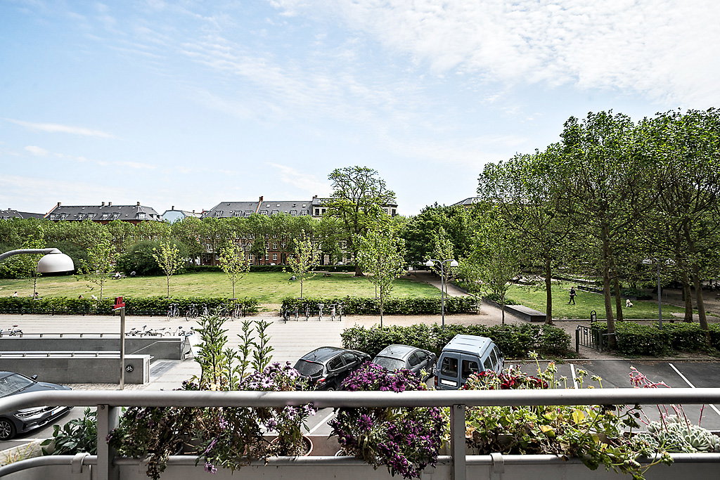 apartment 3-Room Apartment with Balcony and Green Views in Frederiksberg