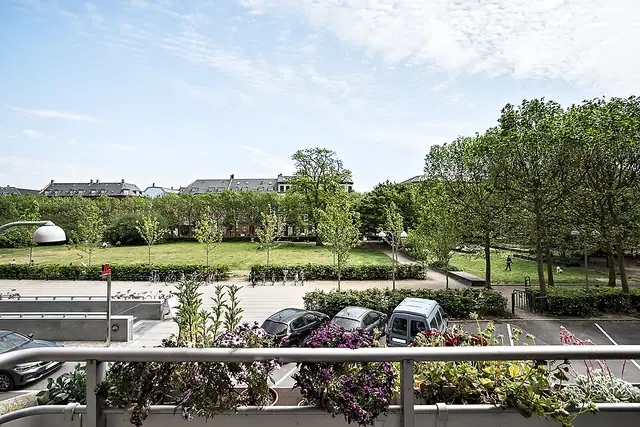 apartment 3-Room Apartment with Balcony and Green Views in Frederiksberg