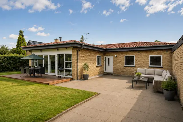 house Spacious Single-Story Villa with Garden and Plenty of Space in Virum