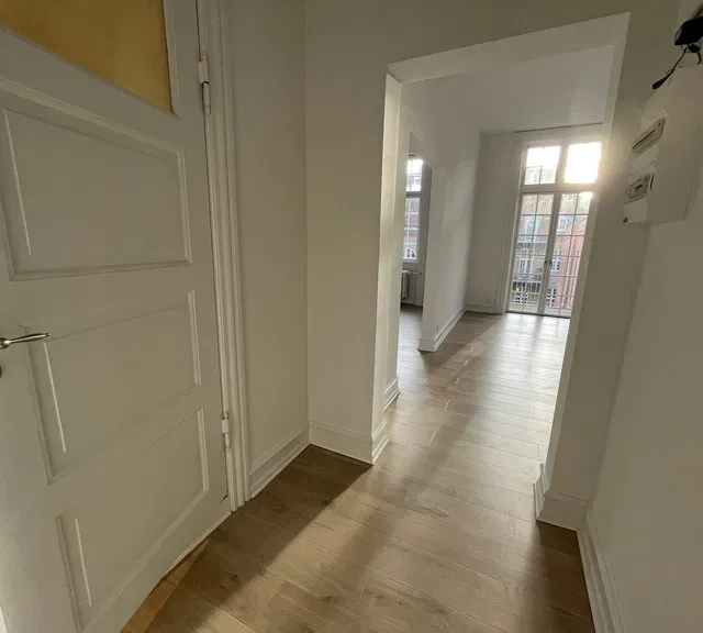 apartment Lys 3-værelses lejlighed med altan tæt på gågaden