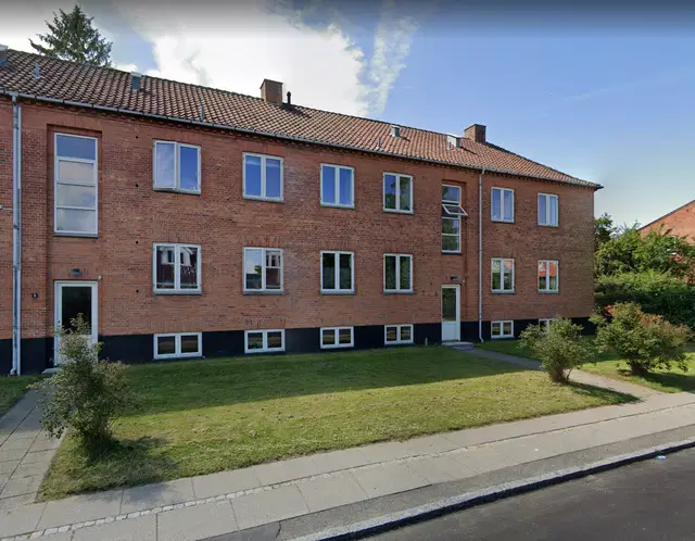 apartment Lys 2-værelses lejlighed med klassiske detaljer