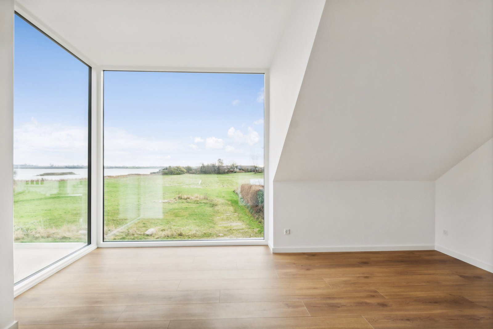 house Moderne og nybygget hus med skøn beliggenhed i Munkebo