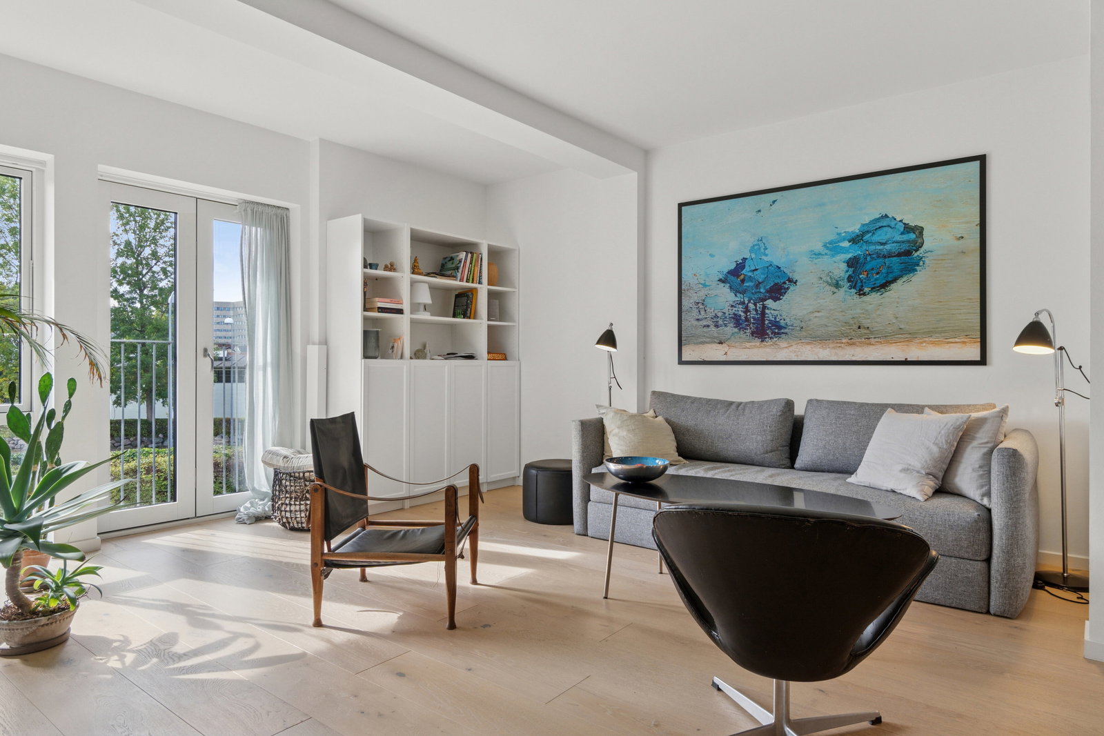 apartment Bright two-storey home with balcony