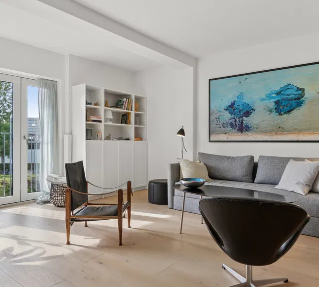 apartment Lys bolig i to plan med altan i Søborg