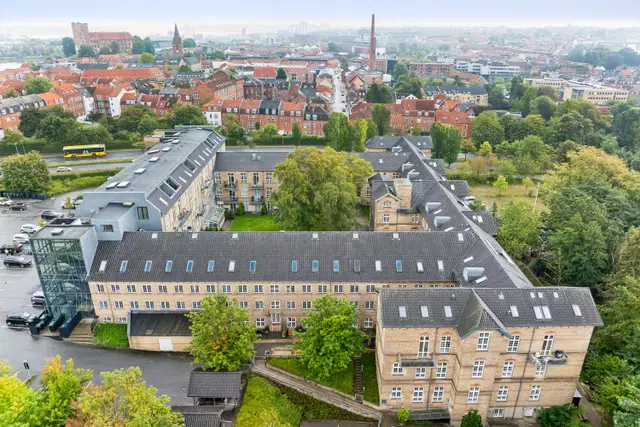 apartment Rummelig bolig på 245 m² til bofællesskab