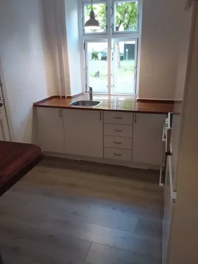 Stor lys 3 værelses lejlighed med store vinduespartier. - Kayerødsgade, Aalborg - 1