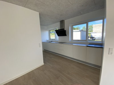 Modern 4-Room Townhouse with Garden and Balcony - Ved Månedalen, Randers SV - 2