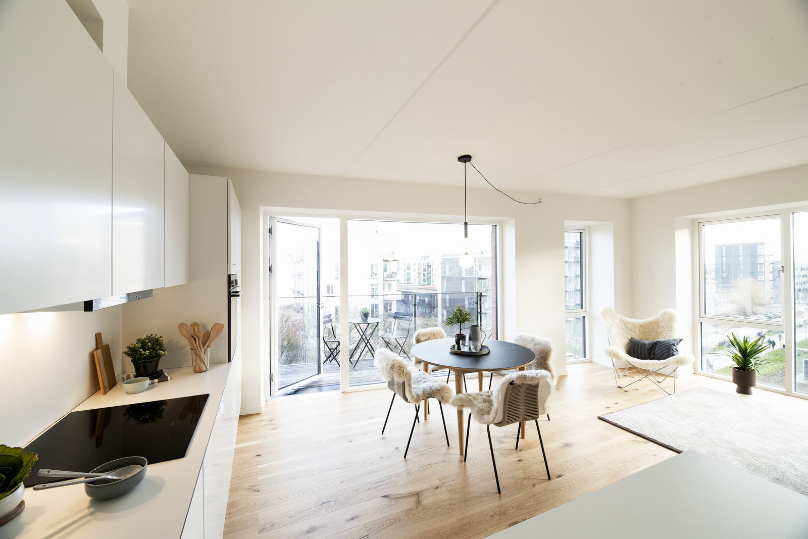 apartment Bright and Modern Three-Room Apartment