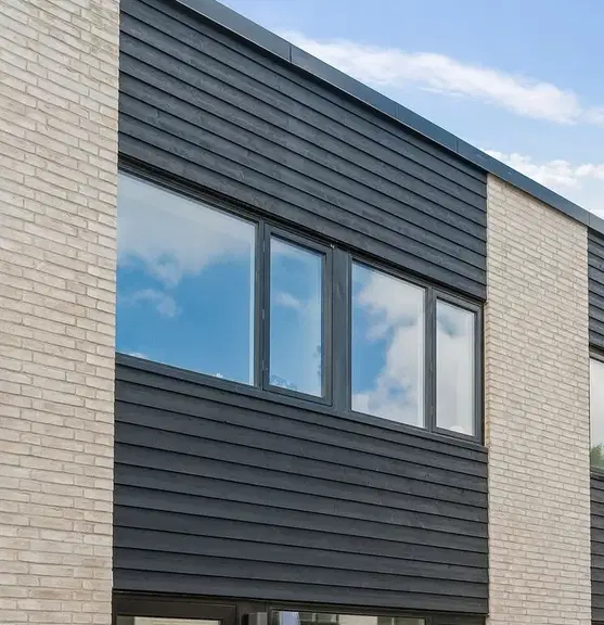 townhouse Spacious three-story townhouse with rooftop terrace