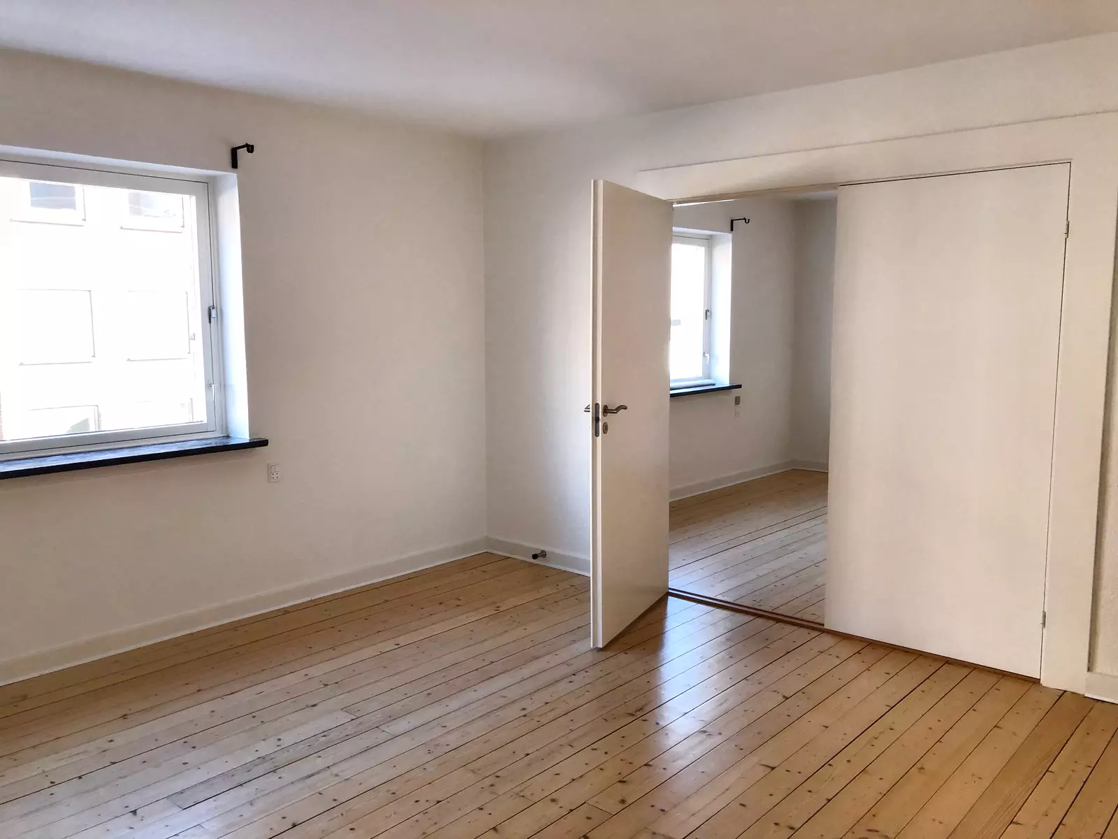 apartment Lys 4-værelses på 93 m2 med separat køkken – delevenlig og opvaskemaskine
