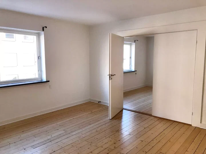 Lys 4-værelses på 93 m2 med separat køkken – delevenlig og opvaskemaskine - Læsøgade, Aalborg - 0