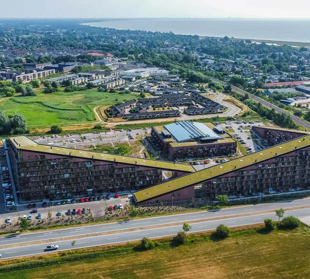 apartment 4-værelses lejlighed med køkken/alrum og separat stue