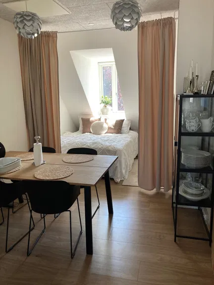 room Centralt beliggende 1-værelses lejlighed i Horsens