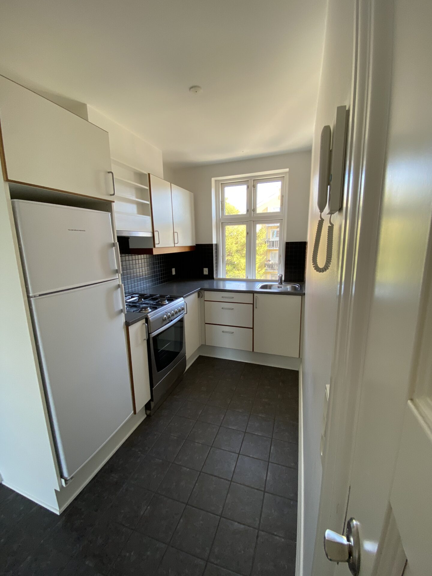 apartment Lys 2-værelses lejlighed med altan i Aalborg Vestby