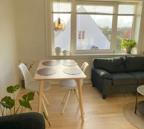 apartment Charmerende 2-værelses lejlighed i enestående ejendom