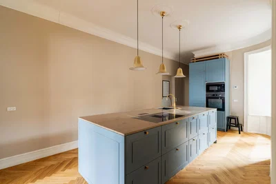 Stor 5-værelses bolig på 147 m² centralt i København - Reventlowsgade, København V - 2