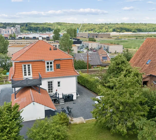 house Lys villa med stor, privat have og gode ekstraarealer i Vejle