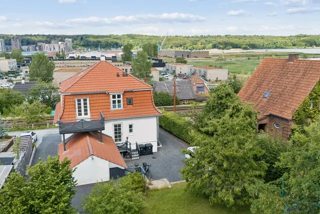 house Bright Villa with Large, Private Garden and Excellent Additional Space in Vejle
