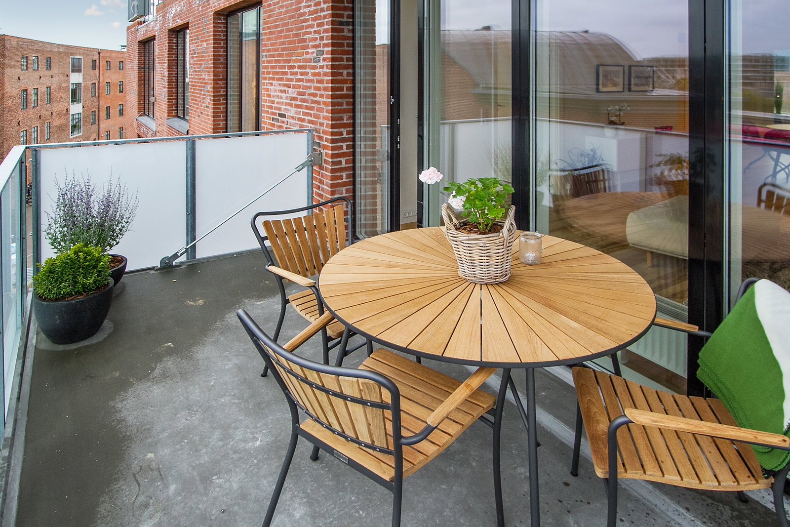 apartment Lyse, højloftede lejeboliger i grønne omgivelser