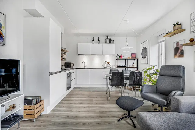 apartment Bright 3-room apartment with large balcony and view