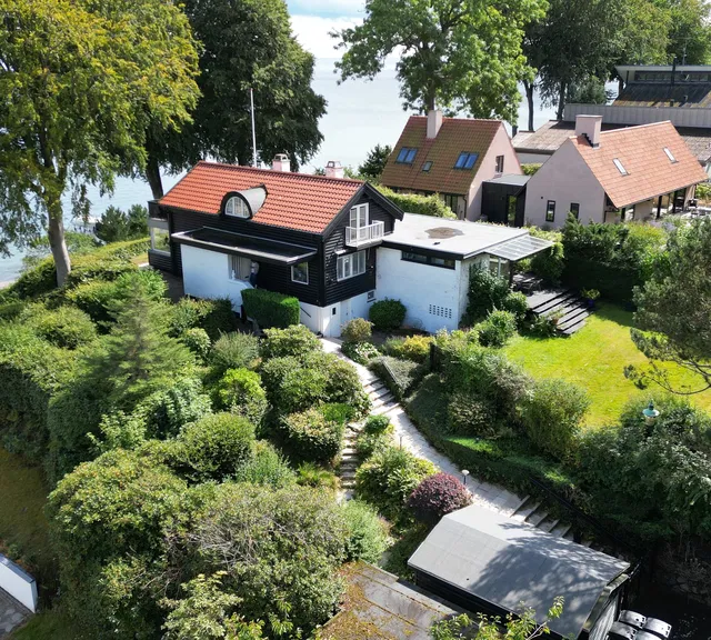 house Villa med egen badebro mellem Øresund og Dyrehaven