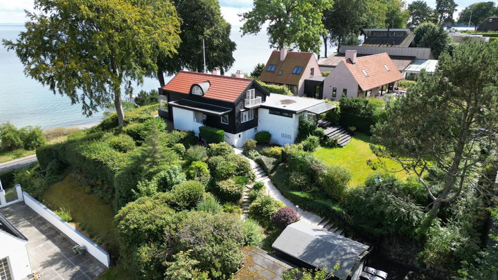 Charmerende villa med Øresund, skov og egen badebro - Skodsborg Strandvej, Skodsborg - 0