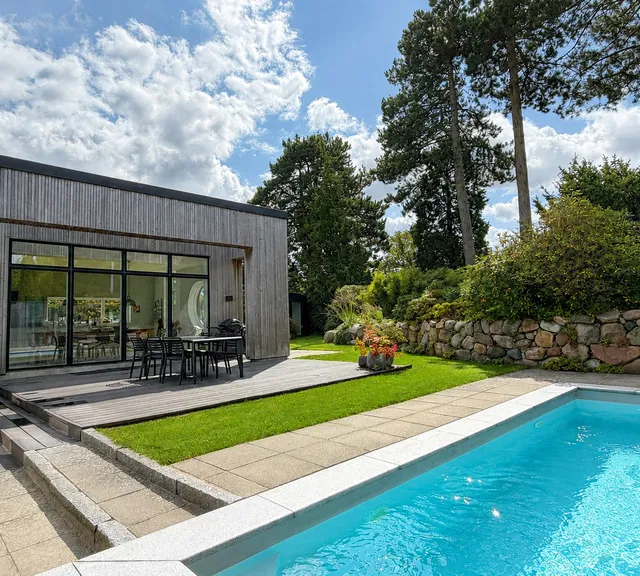 house Modern family villa with pool, sauna and annex in Hareskovby