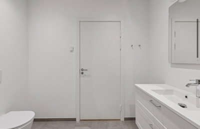 Lys, moderne og rummelig 2-værelses lejlighed på hele 105 m² udlejes med en central beliggenhed midt - Saltgade, Ribe - 1