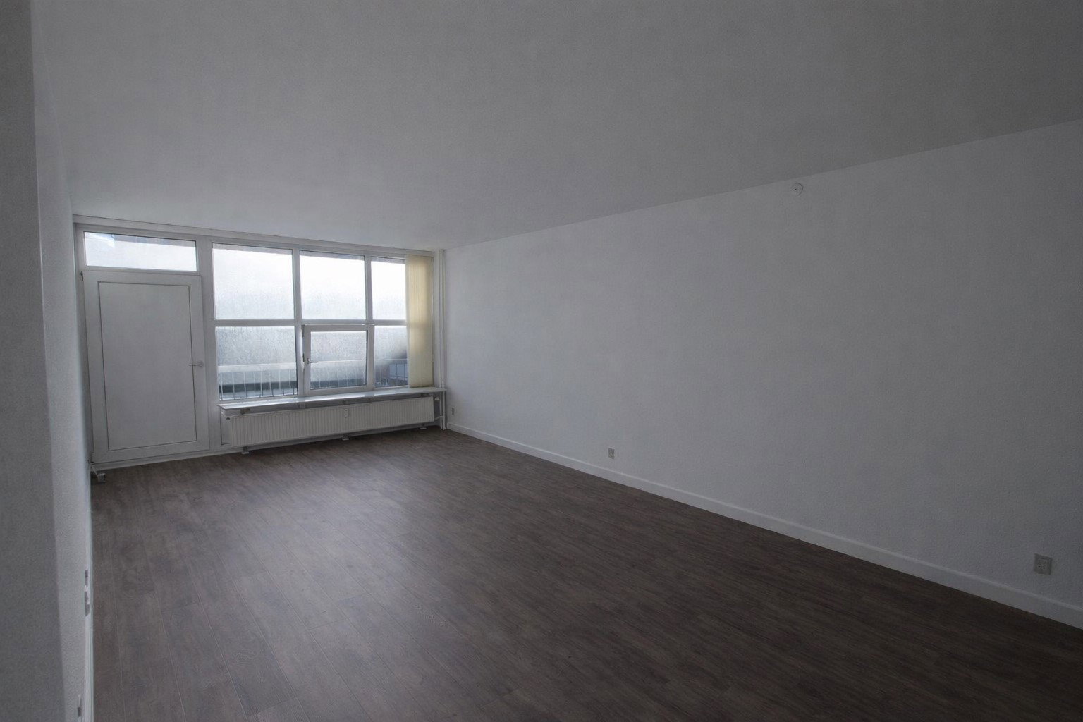 apartment Two-room apartment in the city center with parking