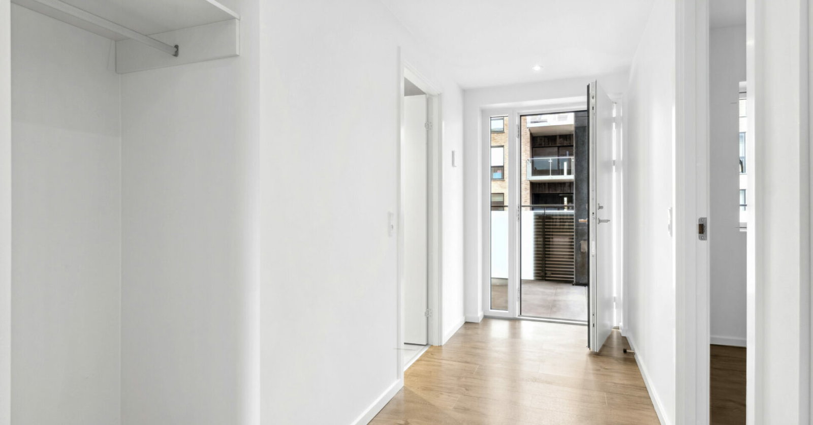 apartment Lys 3-værelsesbolig på 79 m² med altan og tagterrasse