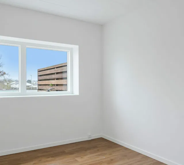 apartment Bright 3-room apartment with south-facing balcony and elevator