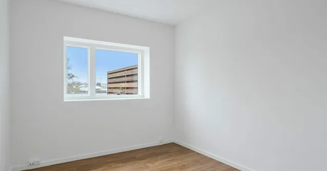 apartment Bright 3-room apartment with south-facing balcony and elevator
