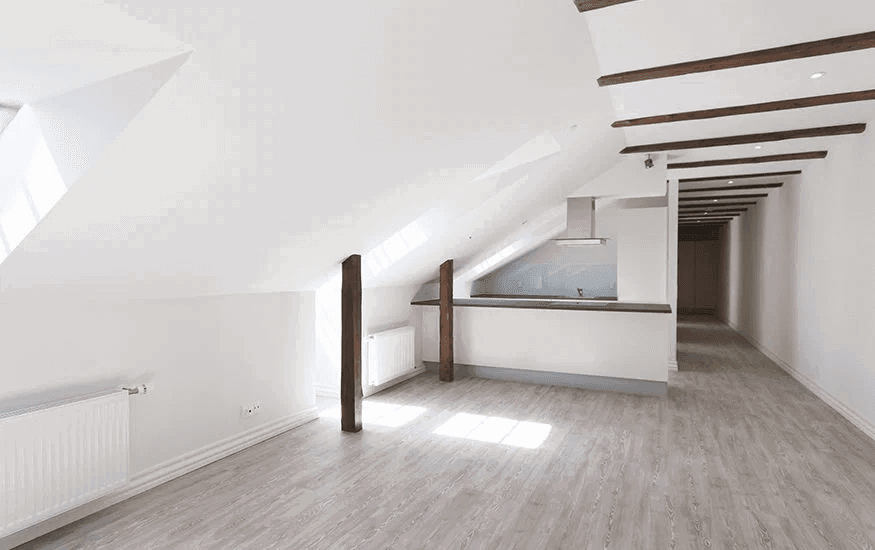 apartment Lys 2-værelses tagbolig på 94 m² i historisk ejendom