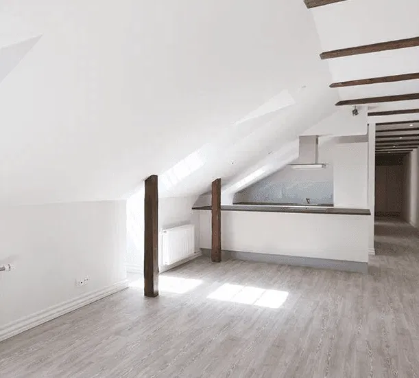 apartment Lys taglejlighed med historisk charme i Vestbyen