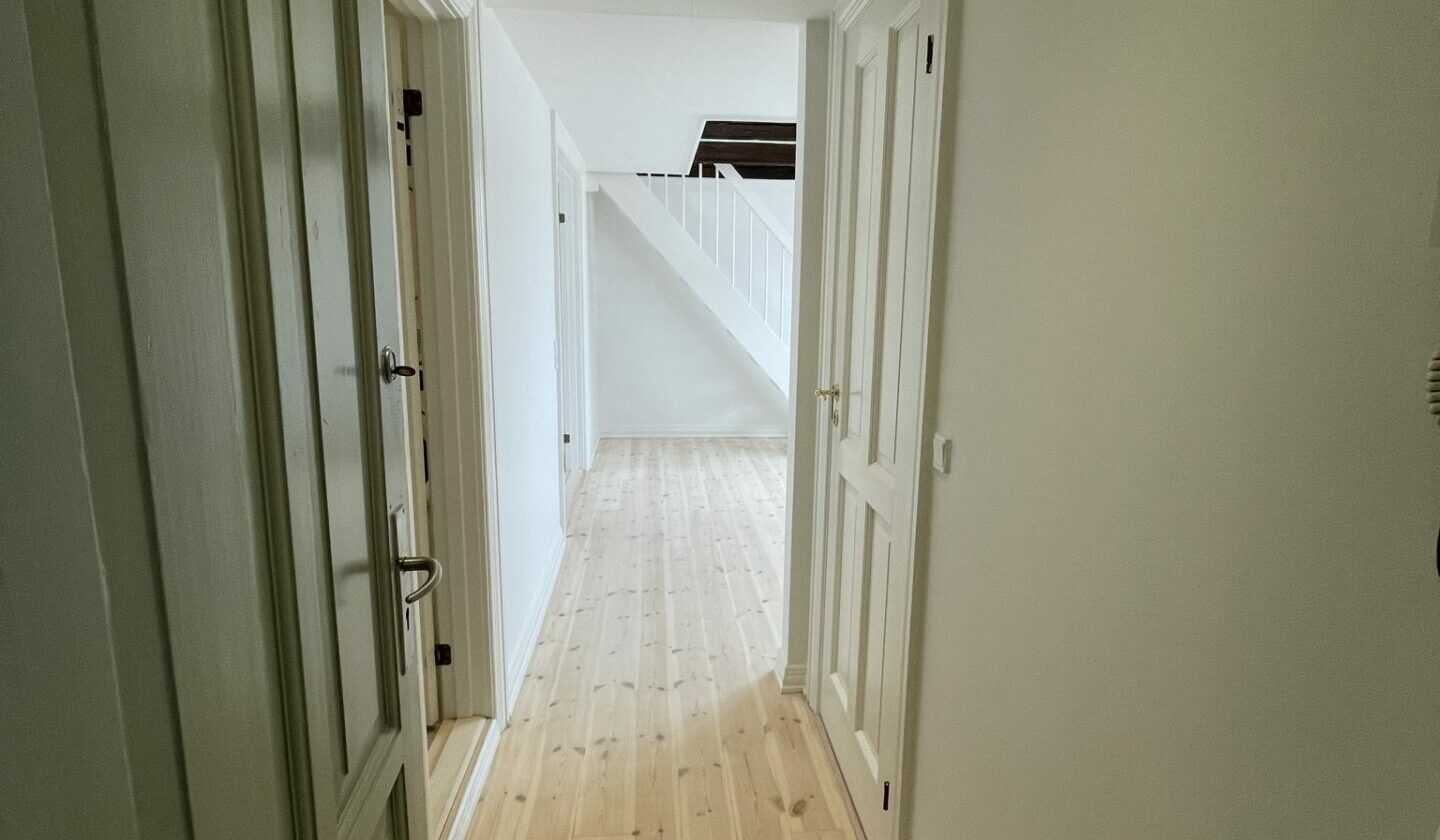 apartment Lys taglejlighed med hems og kvist centralt i byen