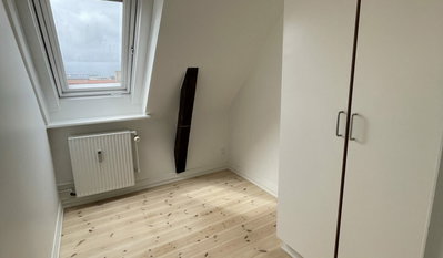 Lys taglejlighed med hems og kvist centralt i byen - Rantzausgade, Aalborg - 1