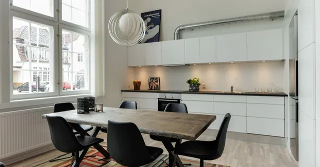 apartment Renoveret 2-værelses bolig på 97 m² med hems