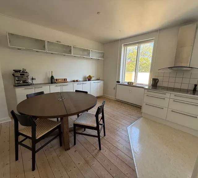 apartment Lys og rummelig 4-værelses bolig på 125 m²