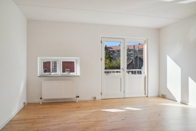 Moderne lejlighed med stort køkken og fælles vaskeri - Nyborgvej, Odense C - 2