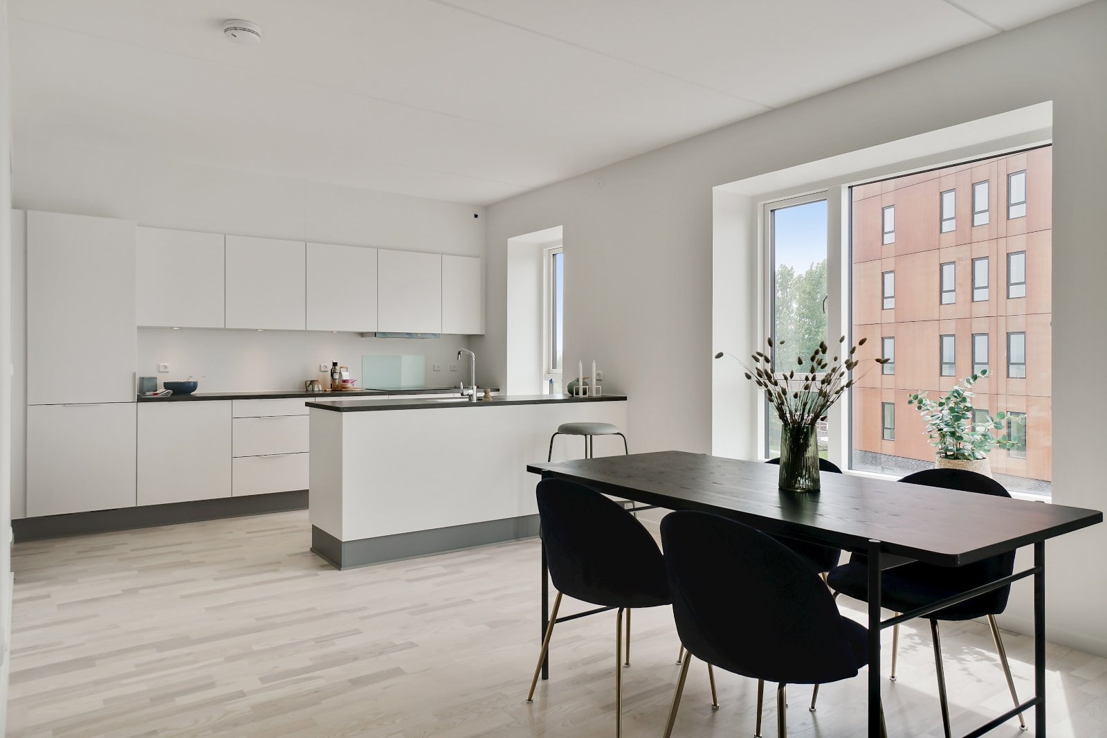 apartment 4-værelses bolig med stor altan eller terrasse