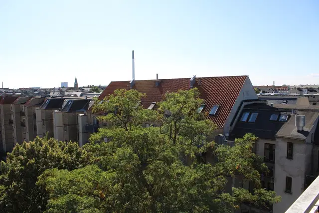 apartment Cozy 2-room apartment on the 6th floor — high above the city rooftops with plenty of light and a great view