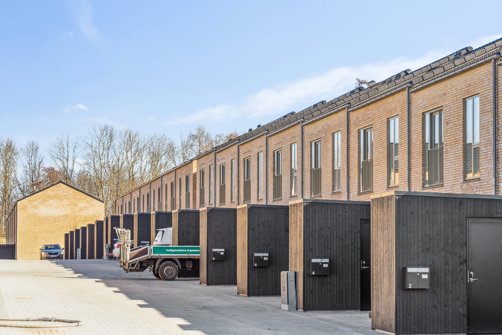 townhouse Rummeligt rækkehus med have og terrasse i Kokkedal