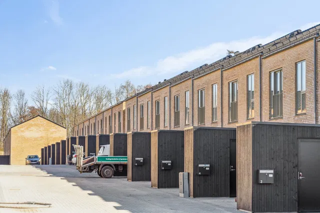 townhouse Rummeligt rækkehus med have og terrasse i Kokkedal
