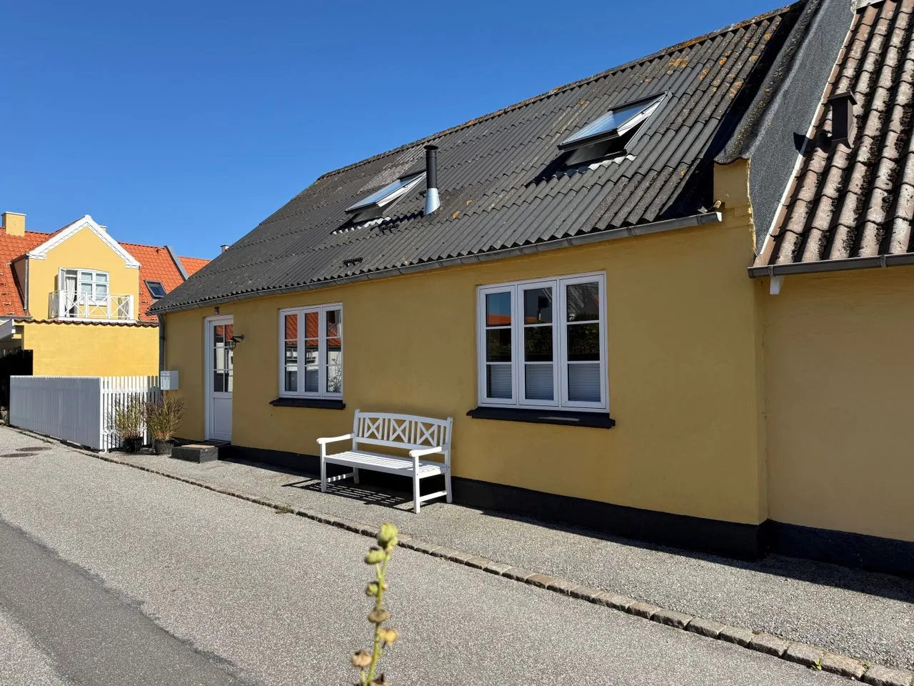townhouse Hyggeligt byhus nær havn og strande i Sæby