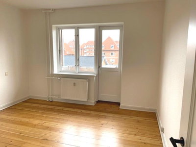 Lys 2-værelses bolig med altan i Odense - Kragsbjergvej, Odense C - 2