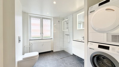 Nyrenoveret 2-værelses lejlighed på 79 m² - Roesskovsvej, Odense V - 2